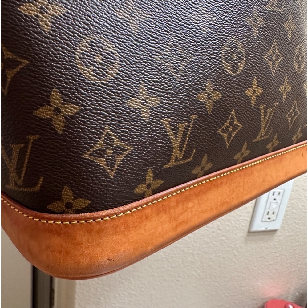Louis Vuitton Alma PM 💯 % authentic - Picture 15 of 17